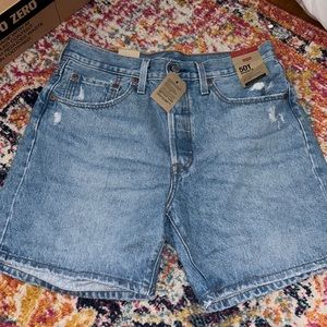 never worn levi shorts